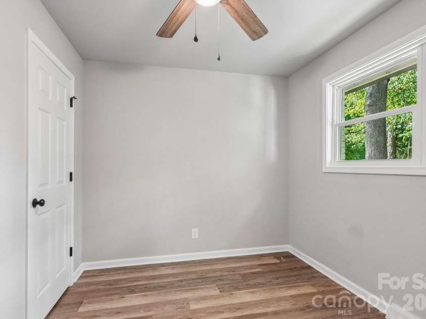 2545 Abelwood Road, Charlotte, NC 28216.  MLS# CAR4412842, YatesRealty ID 44199. 