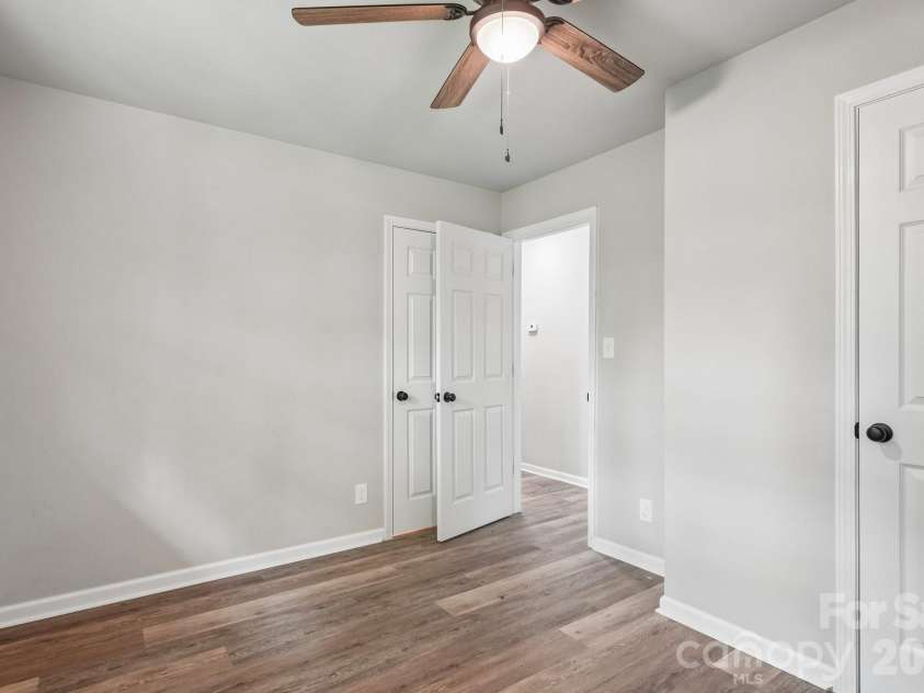 2545 Abelwood Road, Charlotte, NC 28216.  MLS# CAR4412842, YatesRealty ID 44199. 