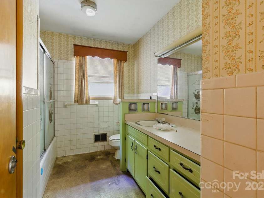 3120 Mineral Springs Mountain Road, Valdese, NC 28690.  MLS# CAR4254002, YatesRealty ID 442. 