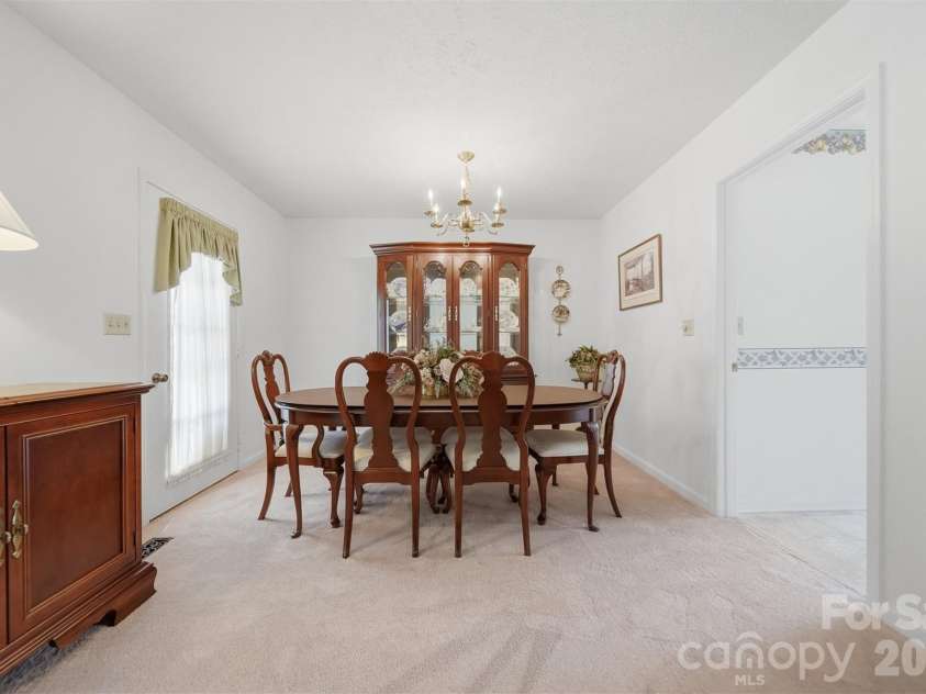 916 Plantation Drive, Lenoir, NC 28645.  MLS# CAR4355039, YatesRealty ID 4420. 