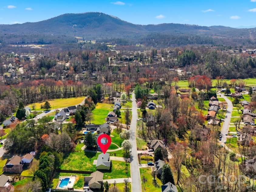 916 Plantation Drive, Lenoir, NC 28645.  MLS# CAR4355039, YatesRealty ID 4420. 
