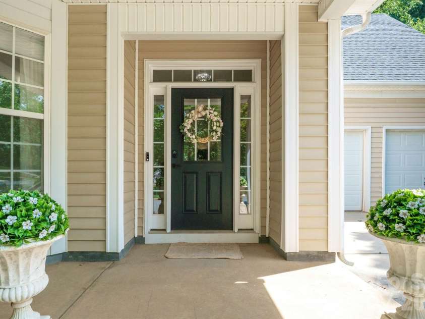 17916 Caldwell Track Drive, Cornelius, NC 28031.  MLS# CAR4412811, YatesRealty ID 44200. 