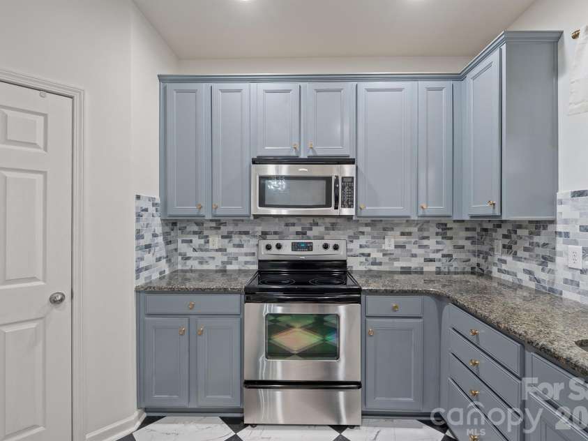 17916 Caldwell Track Drive, Cornelius, NC 28031.  MLS# CAR4412811, YatesRealty ID 44200. 