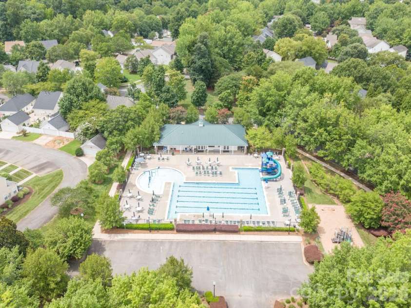 17916 Caldwell Track Drive, Cornelius, NC 28031.  MLS# CAR4412811, YatesRealty ID 44200. Amenities Center