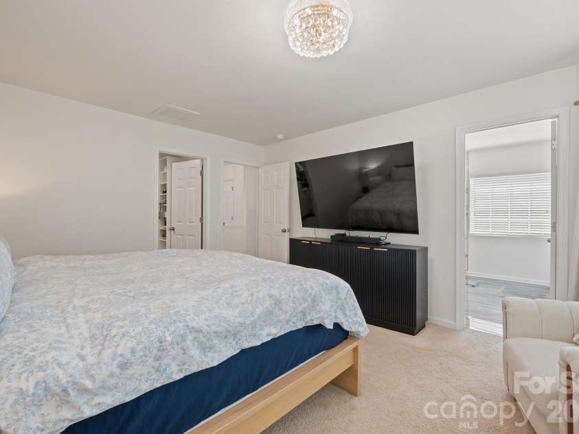 17916 Caldwell Track Drive, Cornelius, NC 28031.  MLS# CAR4412811, YatesRealty ID 44200. Primary Bedroom
