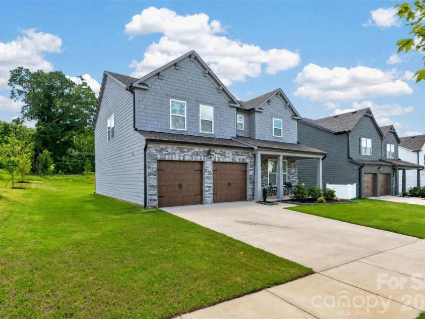 14103 Belmont Greene Drive, Charlotte, NC 28213.  MLS# CAR4412638, YatesRealty ID 44201. 