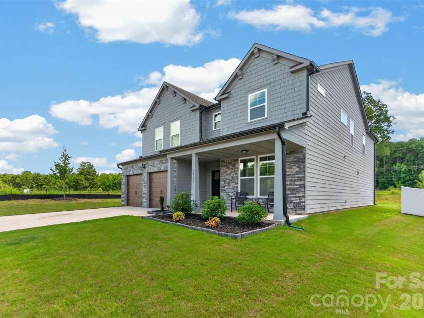 14103 Belmont Greene Drive, Charlotte, NC 28213.  MLS# CAR4412638, YatesRealty ID 44201. 