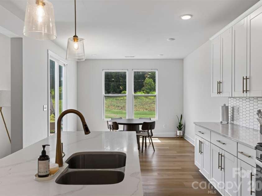 14103 Belmont Greene Drive, Charlotte, NC 28213.  MLS# CAR4412638, YatesRealty ID 44201. Kitchen