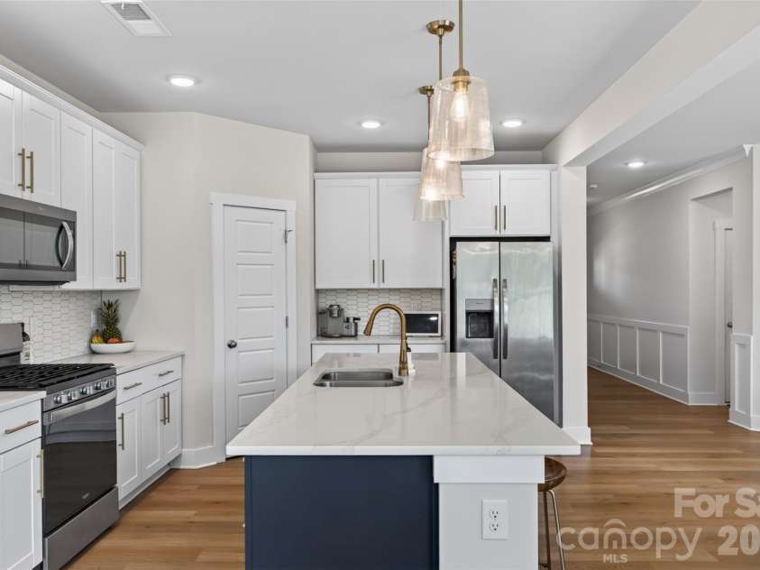 14103 Belmont Greene Drive, Charlotte, NC 28213.  MLS# CAR4412638, YatesRealty ID 44201. Kitchen