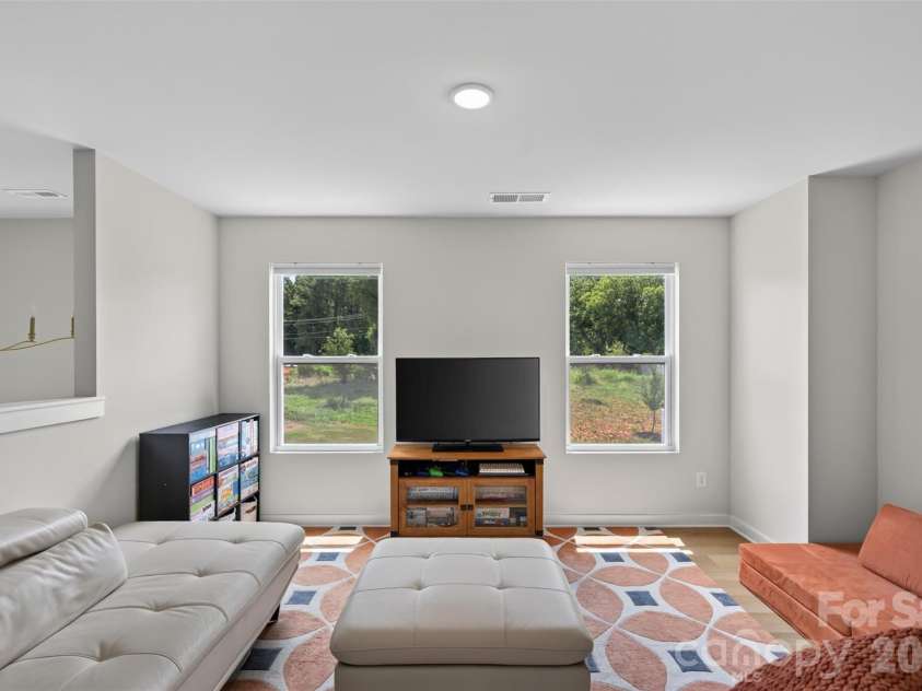 14103 Belmont Greene Drive, Charlotte, NC 28213.  MLS# CAR4412638, YatesRealty ID 44201. Loft