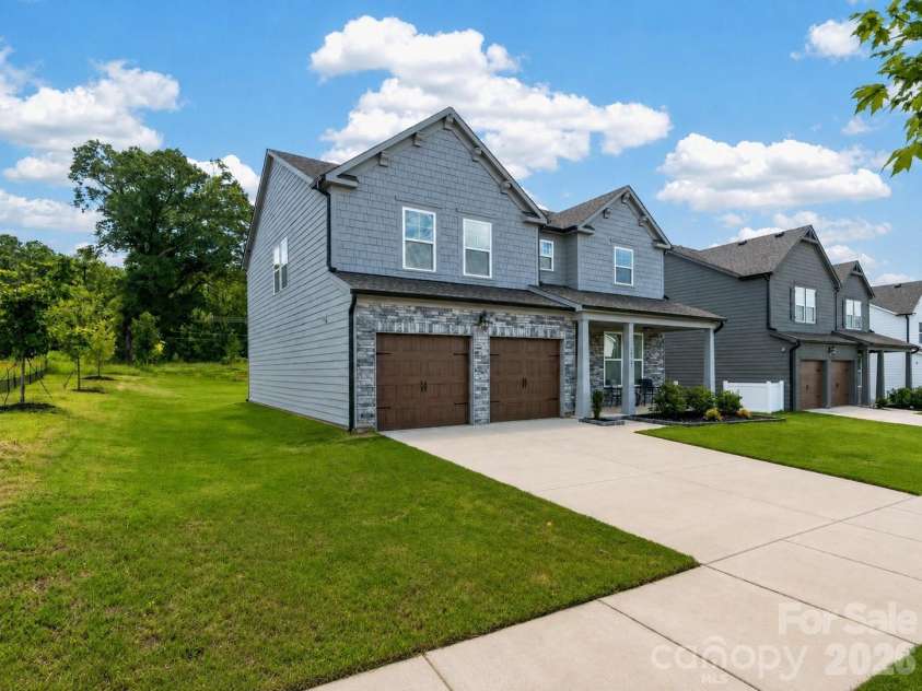 14103 Belmont Greene Drive, Charlotte, NC 28213.  MLS# CAR4412638, YatesRealty ID 44201. Welcome home