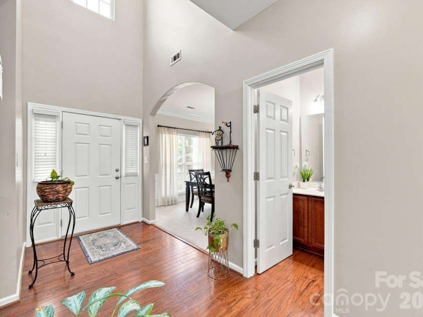 4008 Asher Court, Charlotte, NC 28215.  MLS# CAR4412668, YatesRealty ID 44202. 