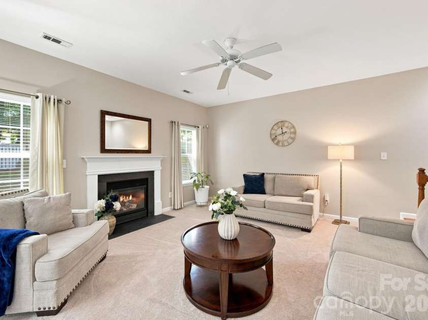 4008 Asher Court, Charlotte, NC 28215.  MLS# CAR4412668, YatesRealty ID 44202. 