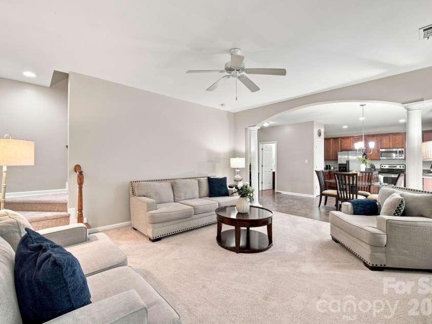 4008 Asher Court, Charlotte, NC 28215.  MLS# CAR4412668, YatesRealty ID 44202. 