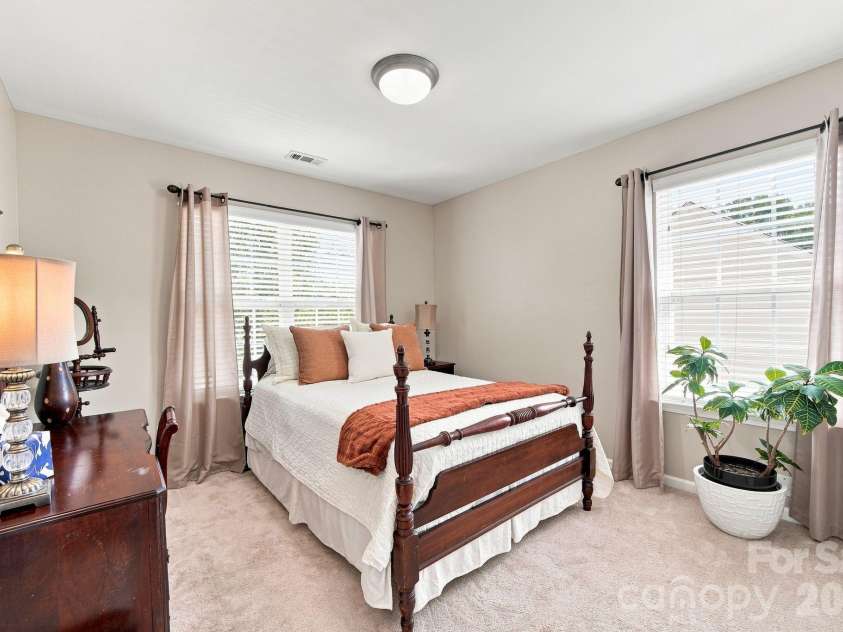 4008 Asher Court, Charlotte, NC 28215.  MLS# CAR4412668, YatesRealty ID 44202. 