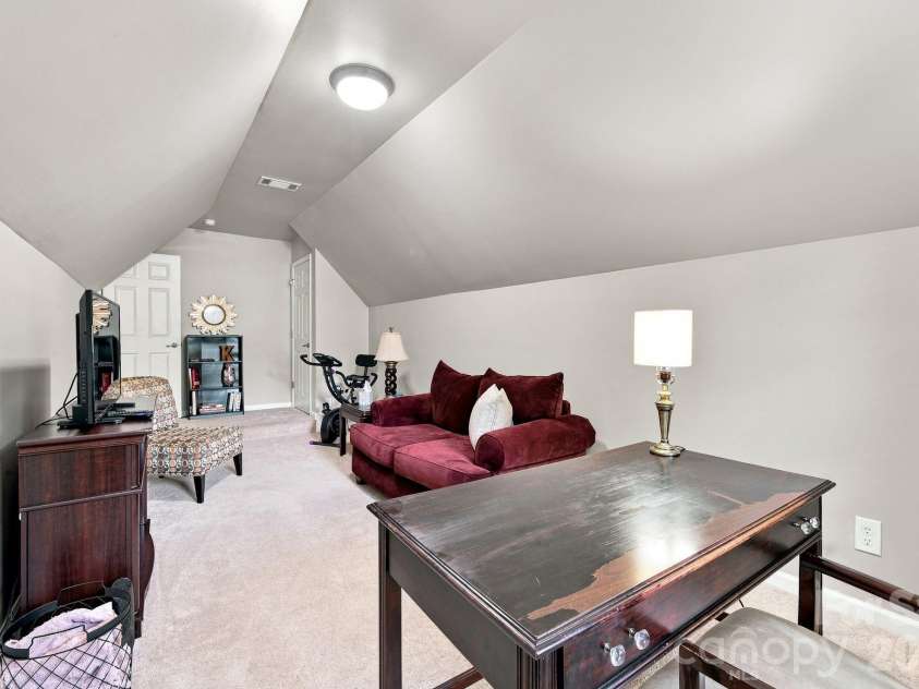 4008 Asher Court, Charlotte, NC 28215.  MLS# CAR4412668, YatesRealty ID 44202. 