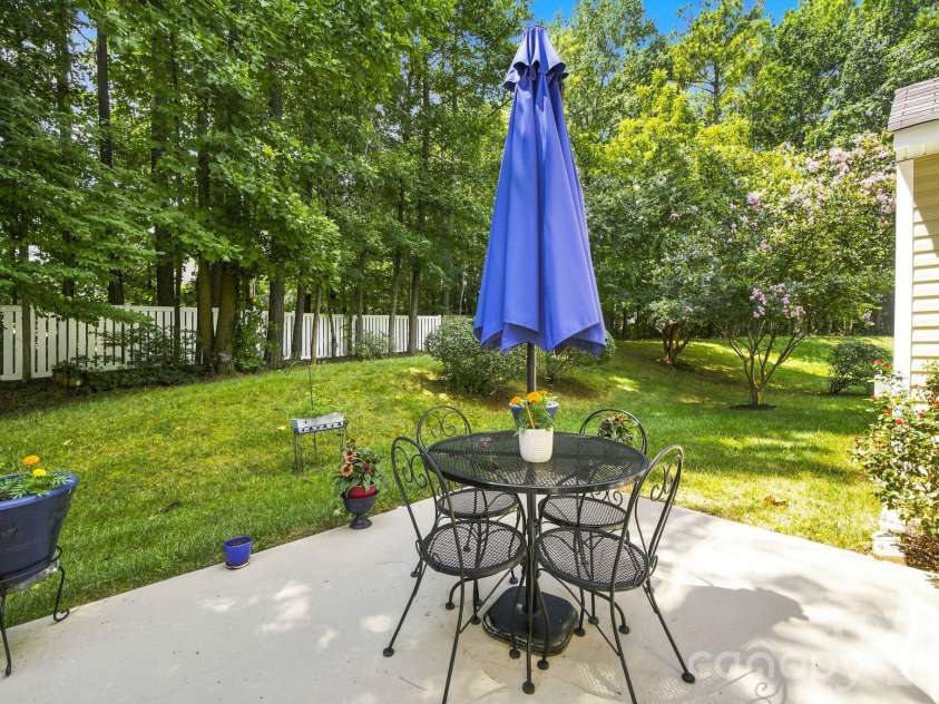 4008 Asher Court, Charlotte, NC 28215.  MLS# CAR4412668, YatesRealty ID 44202. 