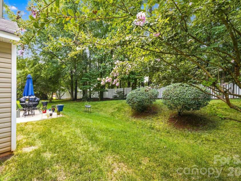 4008 Asher Court, Charlotte, NC 28215.  MLS# CAR4412668, YatesRealty ID 44202. 