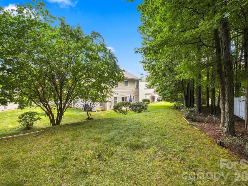 4008 Asher Court, Charlotte, NC 28215.  MLS# CAR4412668, YatesRealty ID 44202. 