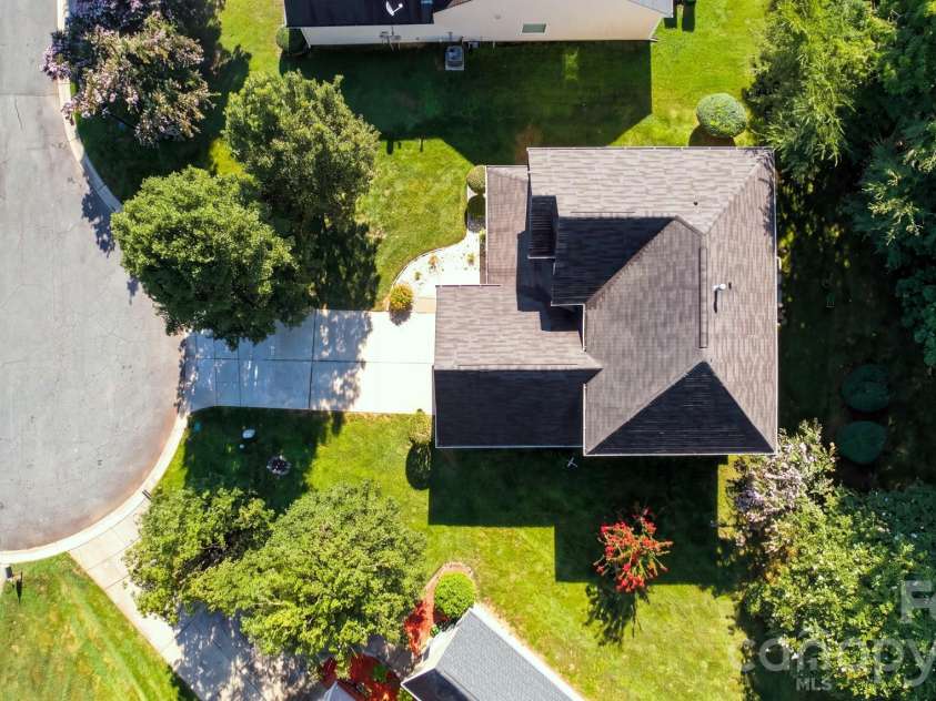 4008 Asher Court, Charlotte, NC 28215.  MLS# CAR4412668, YatesRealty ID 44202. 