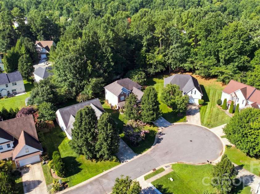 4008 Asher Court, Charlotte, NC 28215.  MLS# CAR4412668, YatesRealty ID 44202. 