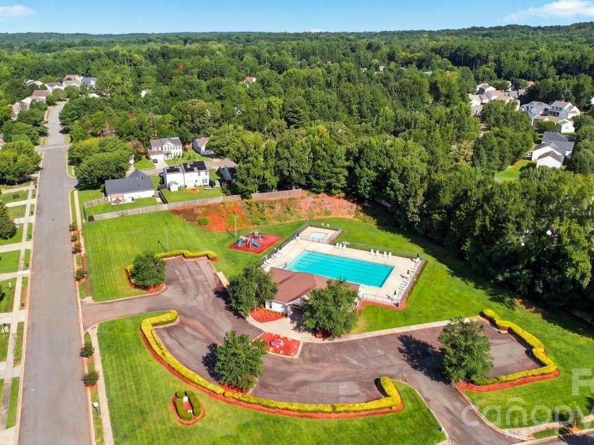 4008 Asher Court, Charlotte, NC 28215.  MLS# CAR4412668, YatesRealty ID 44202. 