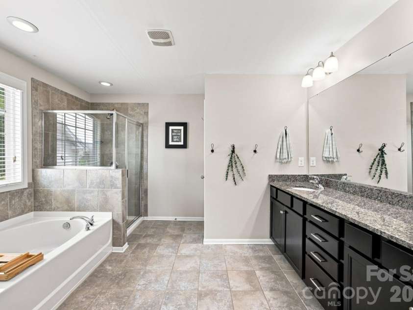 13504 David Jennings Avenue, Charlotte, NC 28213.  MLS# CAR4412700, YatesRealty ID 44203. 