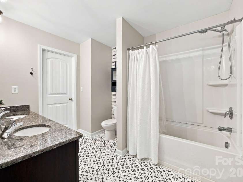 13504 David Jennings Avenue, Charlotte, NC 28213.  MLS# CAR4412700, YatesRealty ID 44203. 