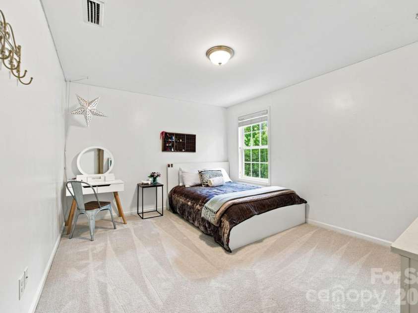 13504 David Jennings Avenue, Charlotte, NC 28213.  MLS# CAR4412700, YatesRealty ID 44203. 