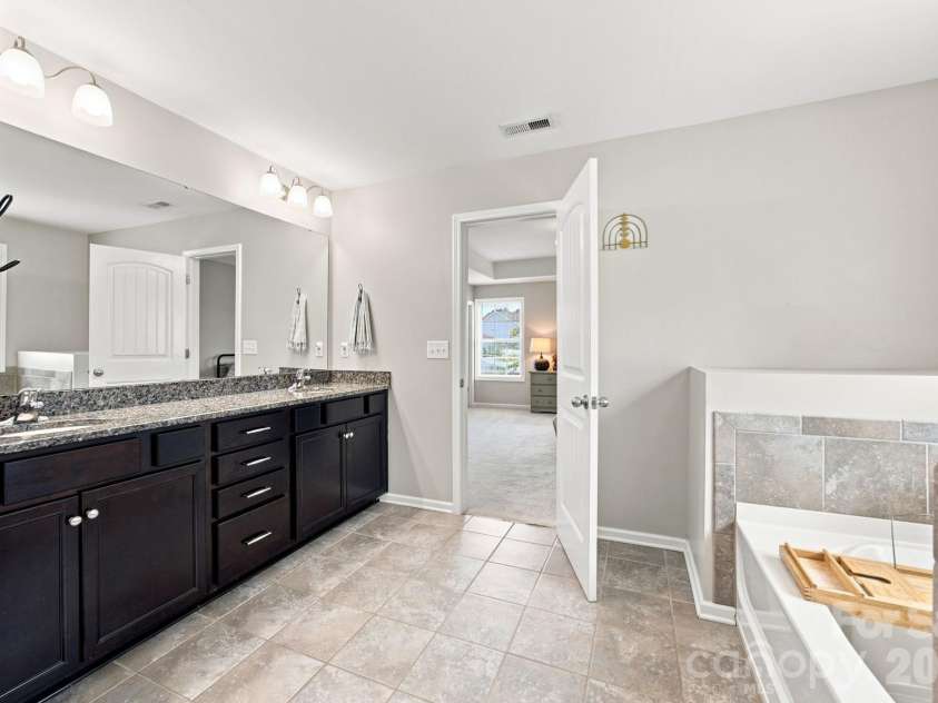 13504 David Jennings Avenue, Charlotte, NC 28213.  MLS# CAR4412700, YatesRealty ID 44203. 