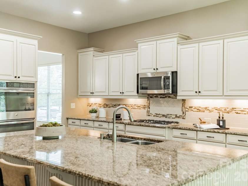 417 Five Leaf Lane, Waxhaw, NC 28173.  MLS# CAR4412670, YatesRealty ID 44204. 