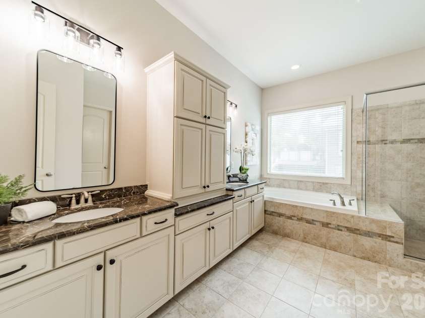 417 Five Leaf Lane, Waxhaw, NC 28173.  MLS# CAR4412670, YatesRealty ID 44204. 