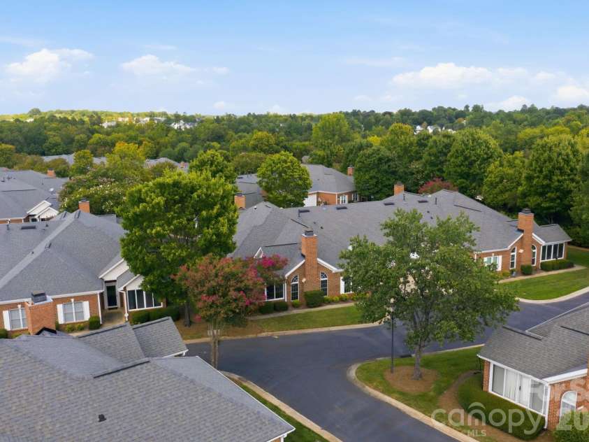 8528 Highland Glen Drive, Charlotte, NC 28269.  MLS# CAR4412611, YatesRealty ID 44205. Community view