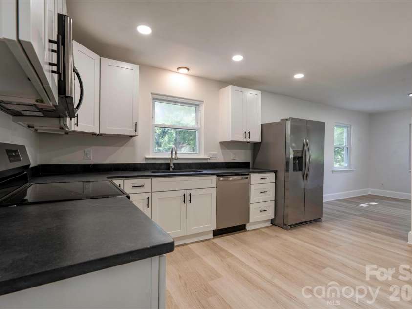 6109 Robinson Church Road, Charlotte, NC 28215.  MLS# CAR4412598, YatesRealty ID 44206. 