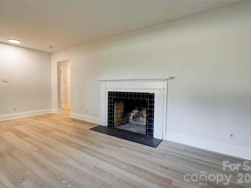 6109 Robinson Church Road, Charlotte, NC 28215.  MLS# CAR4412598, YatesRealty ID 44206. 
