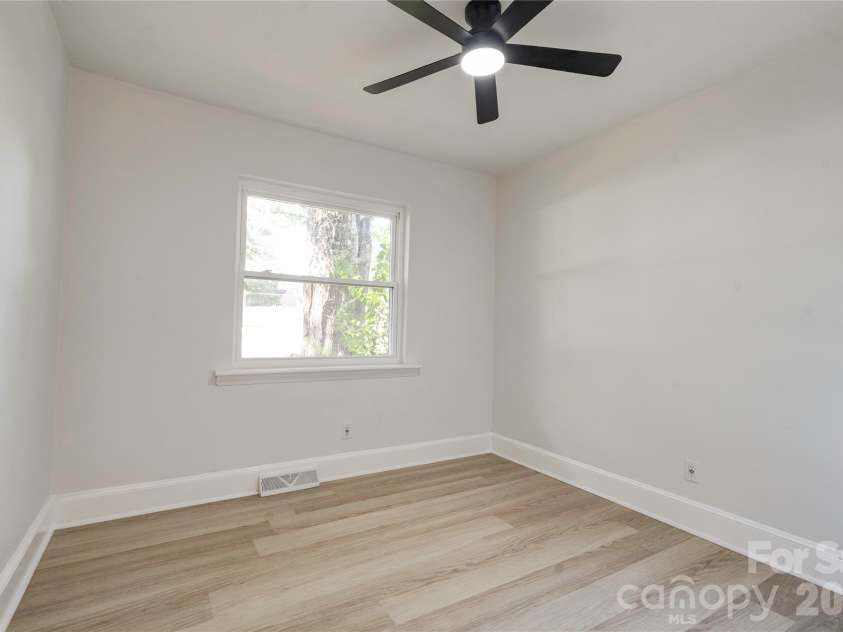 6109 Robinson Church Road, Charlotte, NC 28215.  MLS# CAR4412598, YatesRealty ID 44206. 