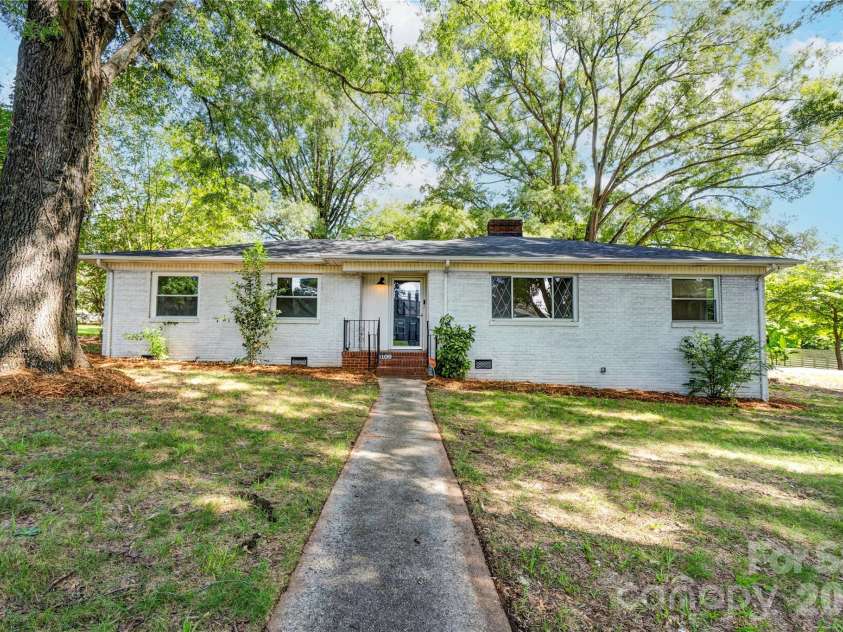 6109 Robinson Church Road, Charlotte, NC 28215.  MLS# CAR4412598, YatesRealty ID 44206. 