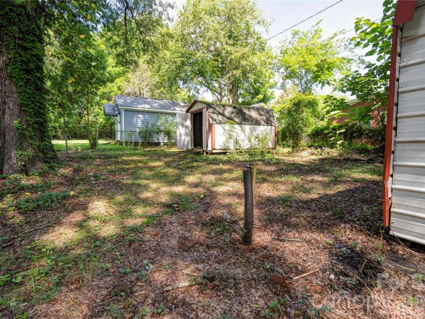 6109 Robinson Church Road, Charlotte, NC 28215.  MLS# CAR4412598, YatesRealty ID 44206. 