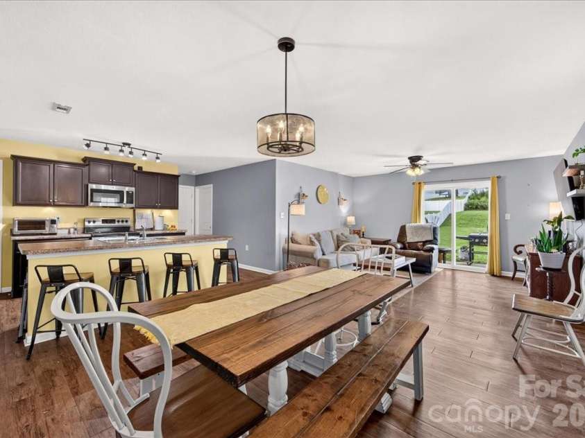 4033 Long Arrow Drive, Concord, NC 28025.  MLS# CAR4412395, YatesRealty ID 44208. Dining area