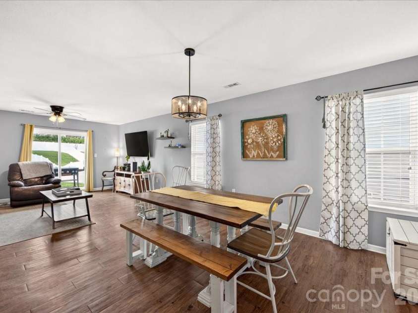 4033 Long Arrow Drive, Concord, NC 28025.  MLS# CAR4412395, YatesRealty ID 44208. Dining area