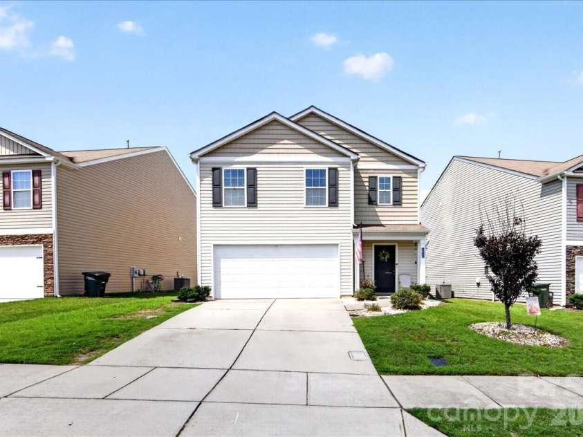 4033 Long Arrow Drive, Concord, NC 28025.  MLS# CAR4412395, YatesRealty ID 44208. Front exterior