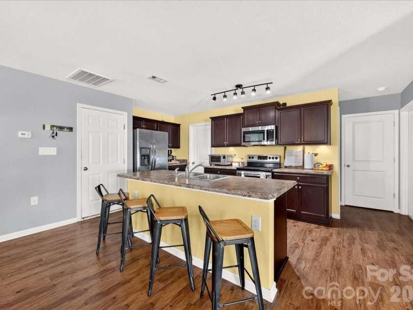4033 Long Arrow Drive, Concord, NC 28025.  MLS# CAR4412395, YatesRealty ID 44208. Kitchen