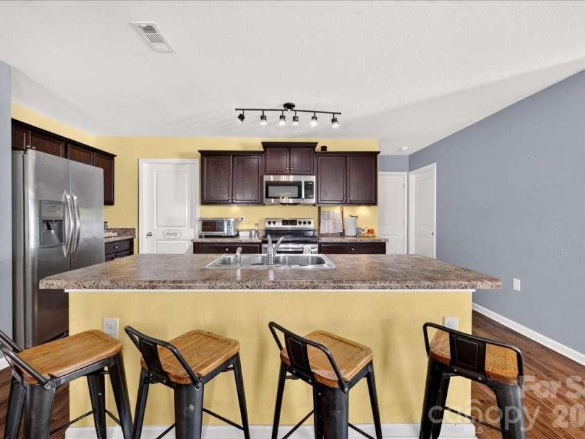 4033 Long Arrow Drive, Concord, NC 28025.  MLS# CAR4412395, YatesRealty ID 44208. Kitchen