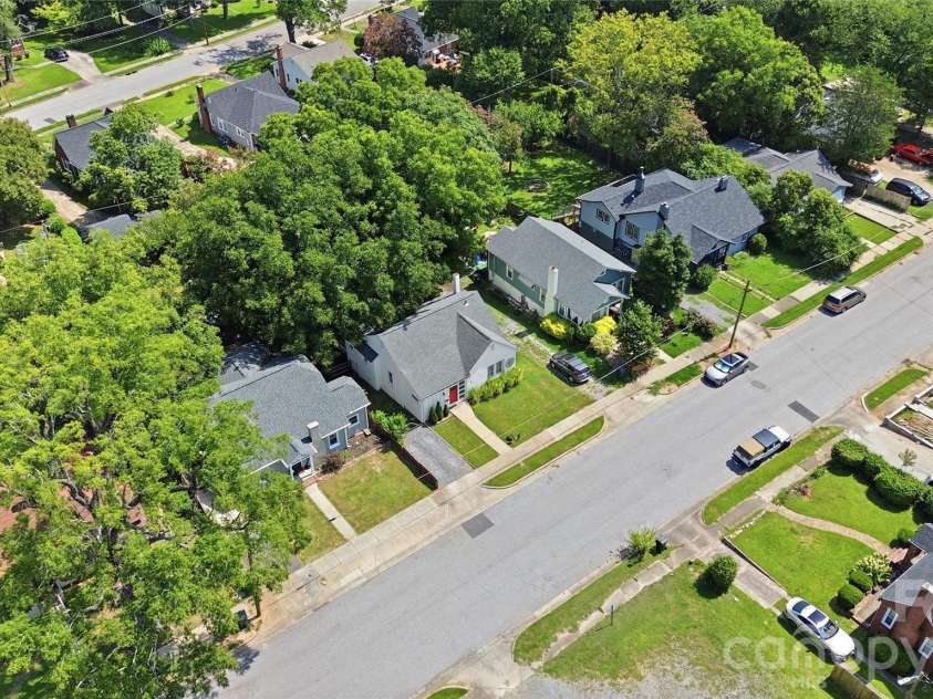 315 Pendleton Street, Rock Hill, SC 29730.  MLS# CAR4412482, YatesRealty ID 44209. Tree-lined streets and classic architecture set the scene for this walkable, established neighborhood just minutes from downtown.