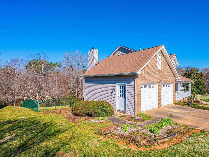 538 30th Avenue Circle, Hickory, NC 28601.  MLS# CAR4234042, YatesRealty ID 4421. 