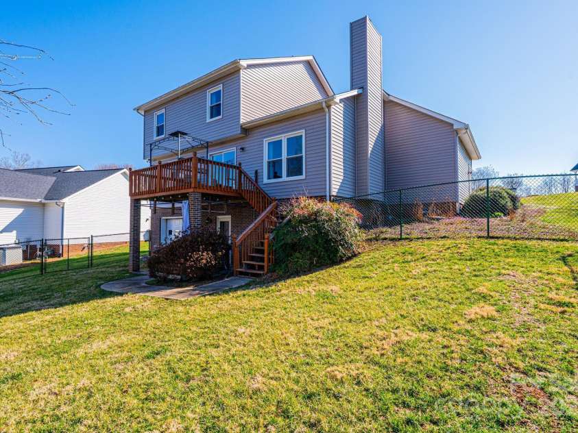 538 30th Avenue Circle, Hickory, NC 28601.  MLS# CAR4234042, YatesRealty ID 4421. 