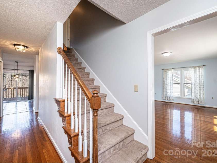 538 30th Avenue Circle, Hickory, NC 28601.  MLS# CAR4234042, YatesRealty ID 4421. 