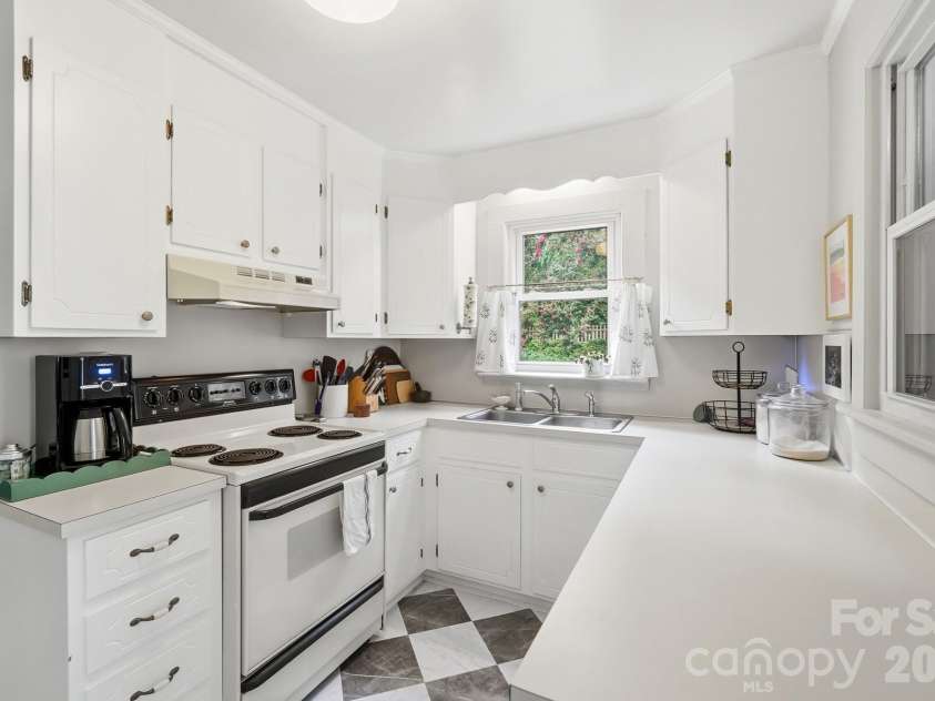 69 Fryling Avenue, Concord, NC 28025.  MLS# CAR4412527, YatesRealty ID 44210. 