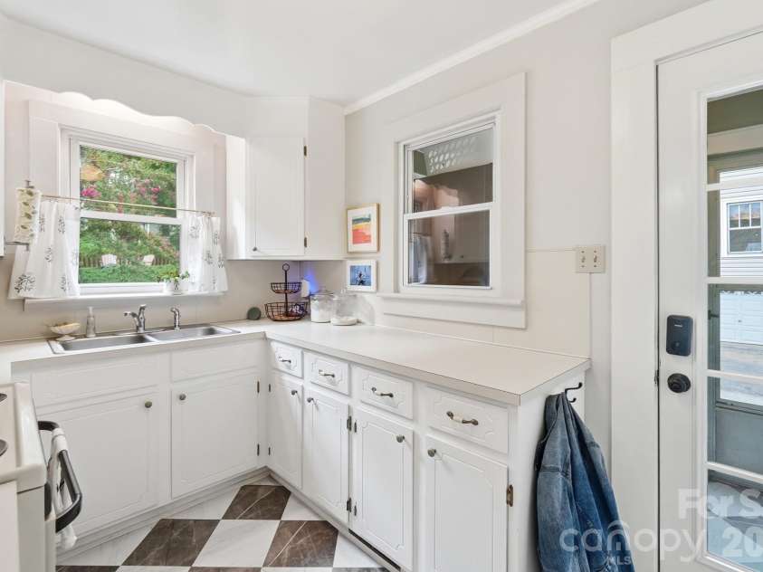 69 Fryling Avenue, Concord, NC 28025.  MLS# CAR4412527, YatesRealty ID 44210. 