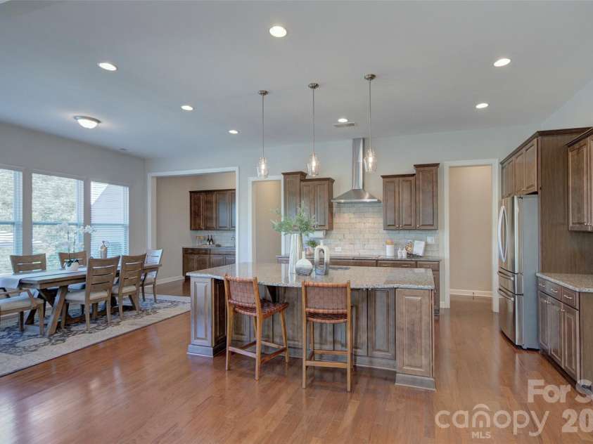 12909 Sandpiper Grove Court, Charlotte, NC 28278.  MLS# CAR4412295, YatesRealty ID 44212. 